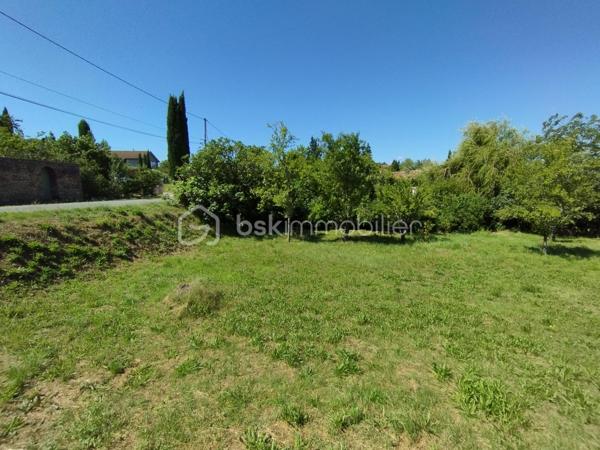 Terrain de 920 m²