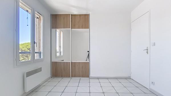 FREJUS T3 DERNIER ETAGE GARAGE PARKING CAVE