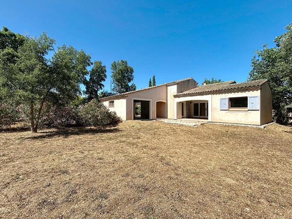 MAISON BAGNOLS EN FORET, GRANDES TERRASSE ET GARAGE