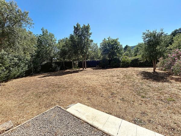 MAISON BAGNOLS EN FORET, GRANDES TERRASSE ET GARAGE