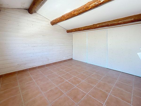 MAISON BAGNOLS EN FORET, GRANDES TERRASSE ET GARAGE