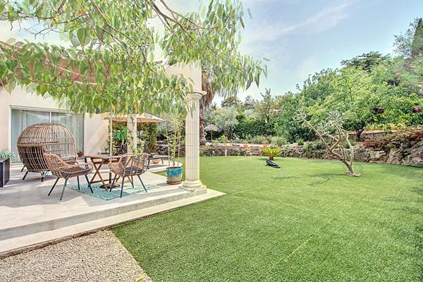 À VENDRE EN EXCLUSIVITÉ DRAGUIGNAN Charmante maison avec piscine