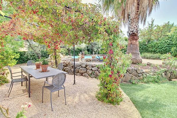 À VENDRE EN EXCLUSIVITÉ DRAGUIGNAN Charmante maison avec piscine