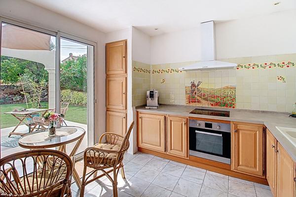 À VENDRE EN EXCLUSIVITÉ DRAGUIGNAN Charmante maison avec piscine