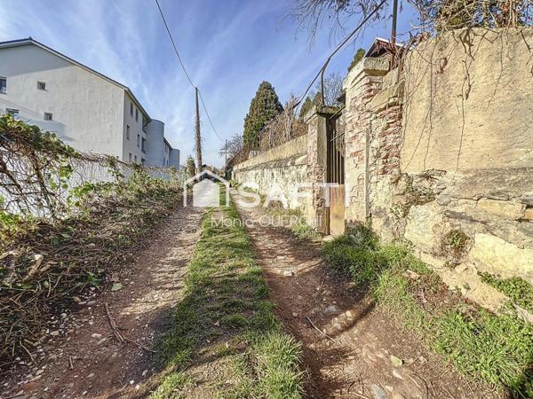 Grand appartement T2 en duplex – 85 m² au sol