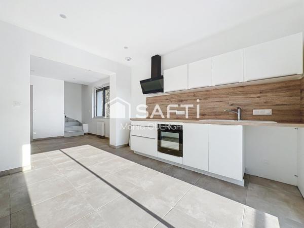 Grand appartement T2 en duplex – 85 m² au sol