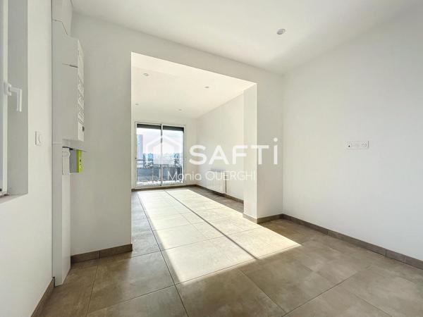 Grand appartement T2 en duplex – 85 m² au sol