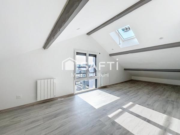 Grand appartement T2 en duplex – 85 m² au sol