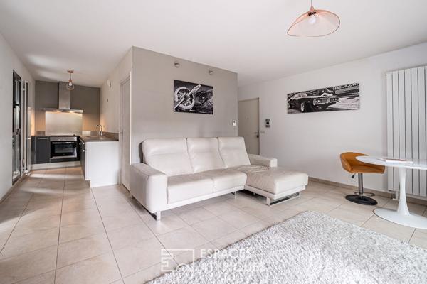 Appartement contemporain avec terrasse au sein du quartier de Confluence