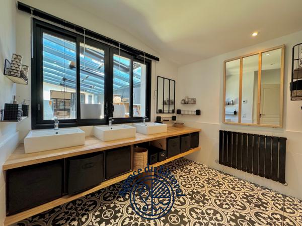 Maison 6 pièce(s) 4 chambre(s) 166 m²