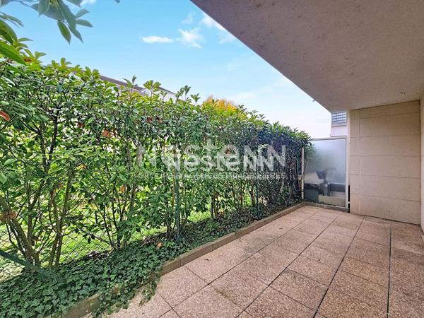 Morangis 3 pièces en rez-de-jardin avec extérieur et garage-double