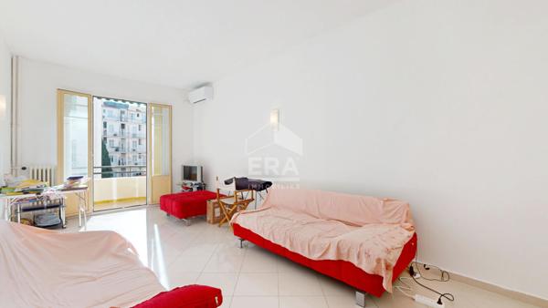 NICE - FLEURS : JOLI 3 PIÈCES TRAVERSANT AVEC PETITE TERRASSE ET BALCON