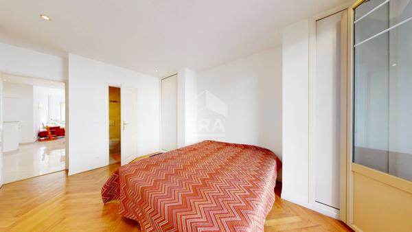 NICE - FLEURS : JOLI 3 PIÈCES TRAVERSANT AVEC PETITE TERRASSE ET BALCON