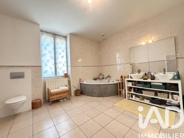 Maison à vendre 10 pièces 200 m² Oyonnax