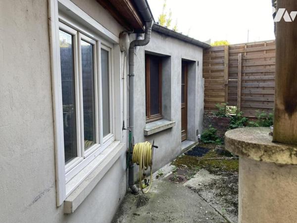 SAINT NICOLAS - MAISON DE VILLE A RENOVER