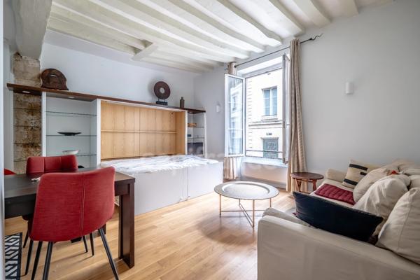 Studio 28,41m2 en très bon état à vendre Paris 4e Marais