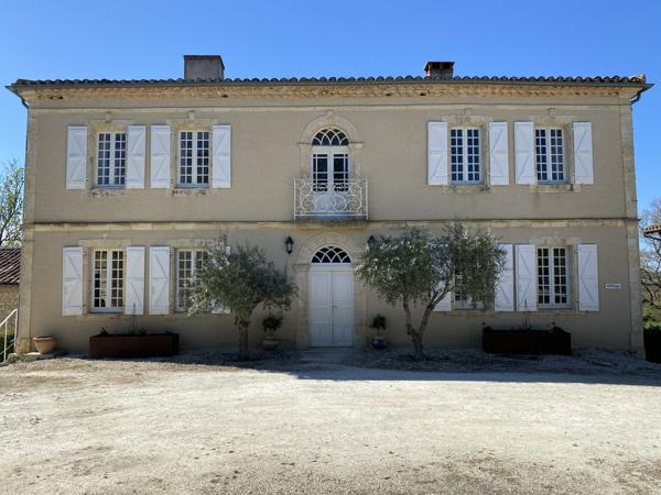 Élégante Gasconne avec Piscine et Vue proche de Mauvezin