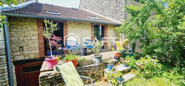 Petite maison de 90 m² pleine de charme, T5 entièrement rénovée