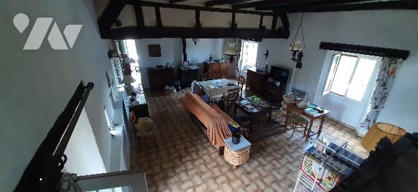 Fermette restaurée comprenant trois chambres, cuisine, grande salle à manger,jardin