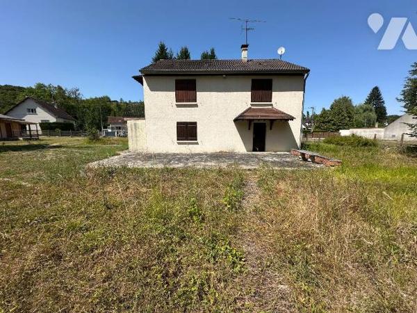 Exclusivité :
Pavillon sur sous-sol surélevé comprenant  au sous-sol : une entrée desservant u...
