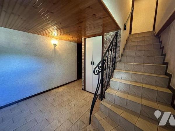 Exclusivité :
Pavillon sur sous-sol surélevé comprenant  au sous-sol : une entrée desservant u...