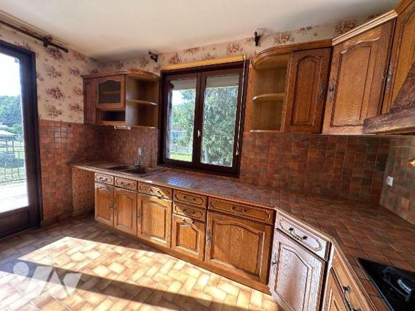 Exclusivité :
Pavillon sur sous-sol surélevé comprenant  au sous-sol : une entrée desservant u...
