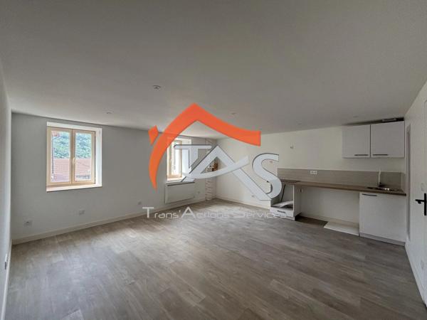 Vente                                                      Appartement
                        
                     2 pièces                      43 m2                     à La Valla-en-Gier