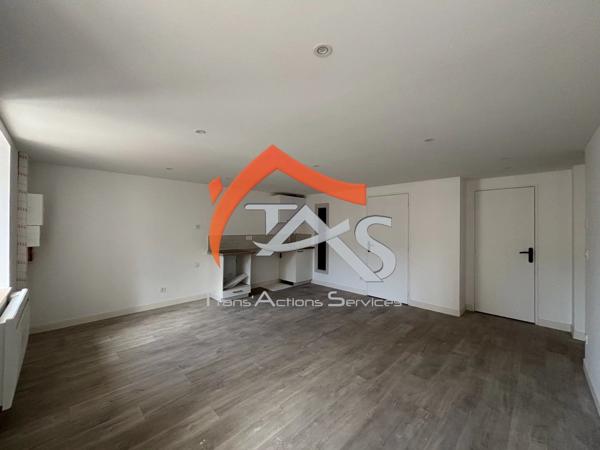 Vente                                                      Appartement
                        
                     2 pièces                      43 m2                     à La Valla-en-Gier