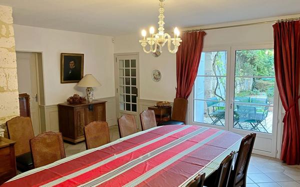 Maison à vendre    11 pièces •  Touvre