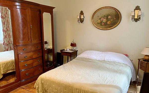 Maison à vendre    11 pièces •  Touvre