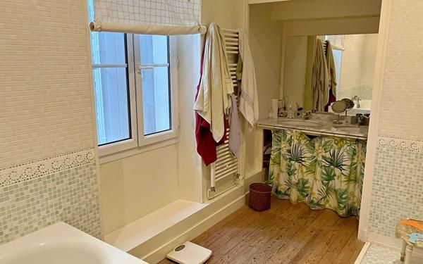 Maison à vendre    11 pièces •  Touvre