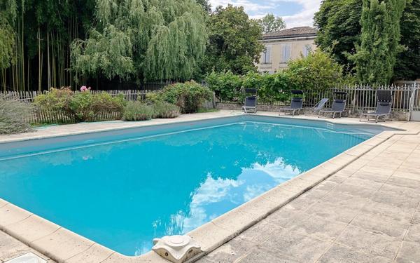 Maison à vendre    11 pièces •  Touvre