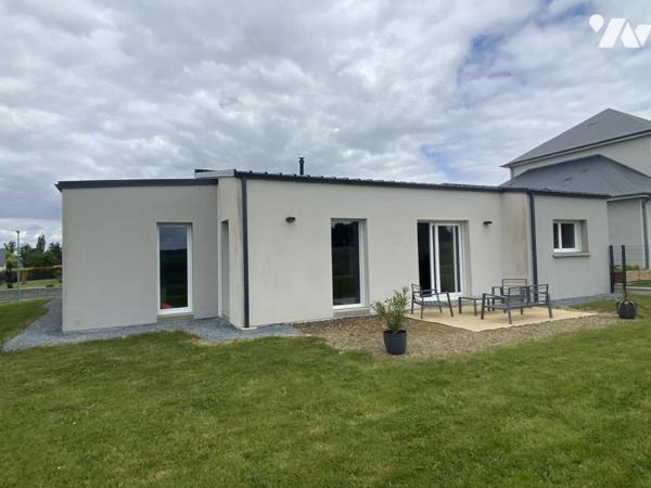 PAVILLON 2019 dans bourg avec commerces et écoles sur axe Vire-St-lô