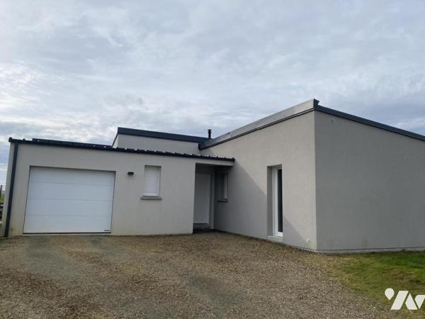 PAVILLON 2019 dans bourg avec commerces et écoles sur axe Vire-St-lô