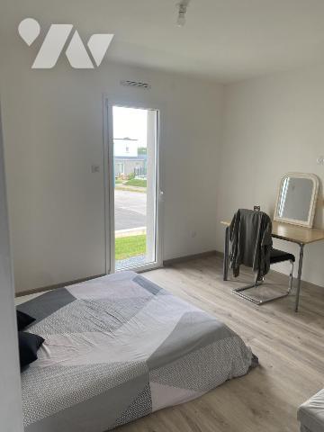 PAVILLON 2019 dans bourg avec commerces et écoles sur axe Vire-St-lô