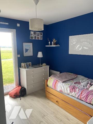 PAVILLON 2019 dans bourg avec commerces et écoles sur axe Vire-St-lô