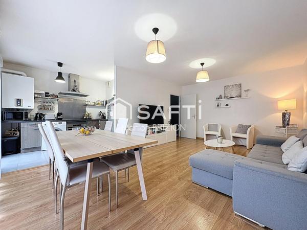 A VENDRE - APPARTEMENT DE TYPE 4 REZ DE JARDIN - PARKING + BOX - JARDIN - COUR