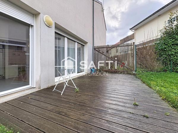 A VENDRE - APPARTEMENT DE TYPE 4 REZ DE JARDIN - PARKING + BOX - JARDIN - COUR