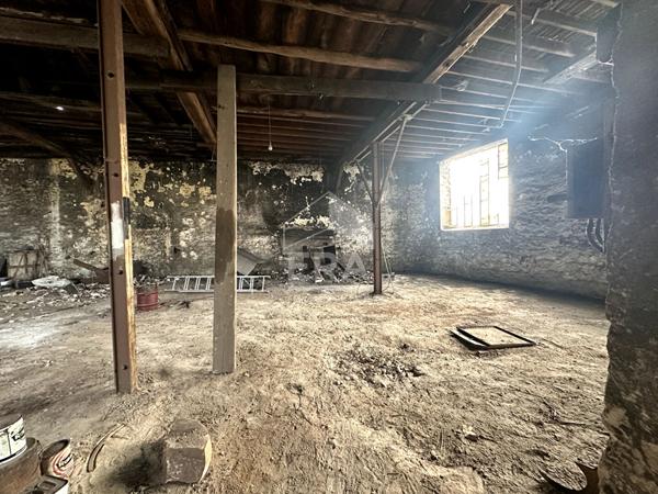 Grange Montereau Fault Yonne 617m2 