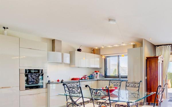 Maison à vendre    5 pièces • 138,25 m2 Carros