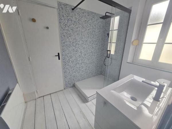 PROCHE DES COMMERCES ET DE LA MER - Maison mitoyenne