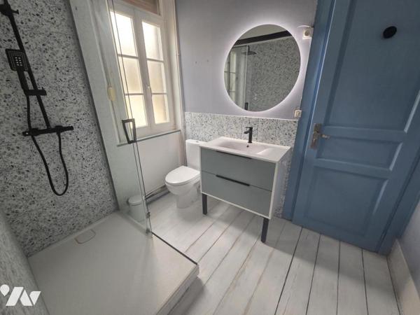 PROCHE DES COMMERCES ET DE LA MER - Maison mitoyenne