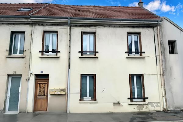 Appartement
                                                                                                                                                                                                                                                                                                                        1 pièce(s)                                                                                                                                                                                                                                                                                                                              23.72  m²