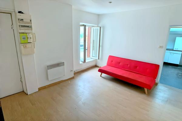Appartement
                                                                                                                                                                                                                                                                                                                        1 pièce(s)                                                                                                                                                                                                                                                                                                                              23.72  m²
