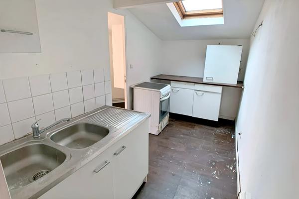 Appartement
                                                                                                                                                                                                                                                                                                                        1 pièce(s)                                                                                                                                                                                                                                                                                                                              23.72  m²