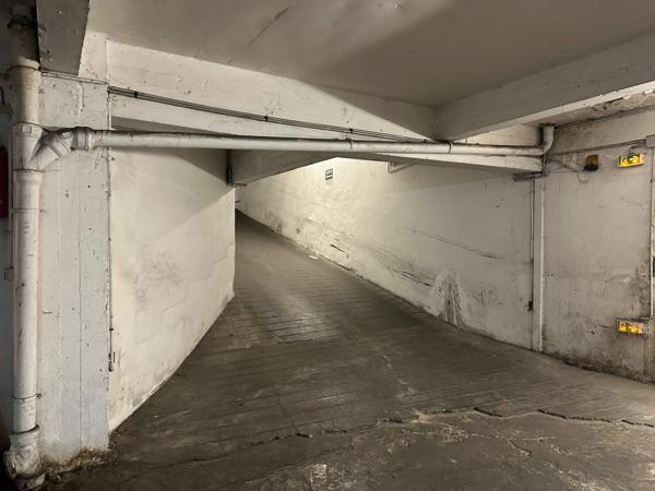 Box à vendre BAGNOLET (93) - 216 rue de Noisy-le-sec, proche LES LILAS