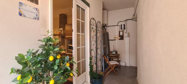 Appartement
         3 pièces
        - 50 m² Exclusivité 220 000 € *