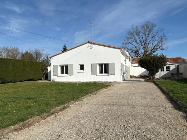 Maison à vendre 5 pièces BREUILLET (17) - Terrain de 815m²