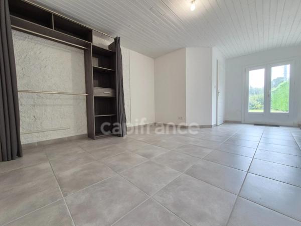 Maison à vendre 5 pièces BREUILLET (17) - Terrain de 815m²