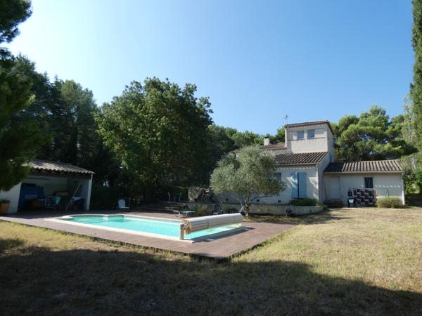 Villemoustaussou villa d'architecte de 167 m² piscine sur terrain de 2050 m²